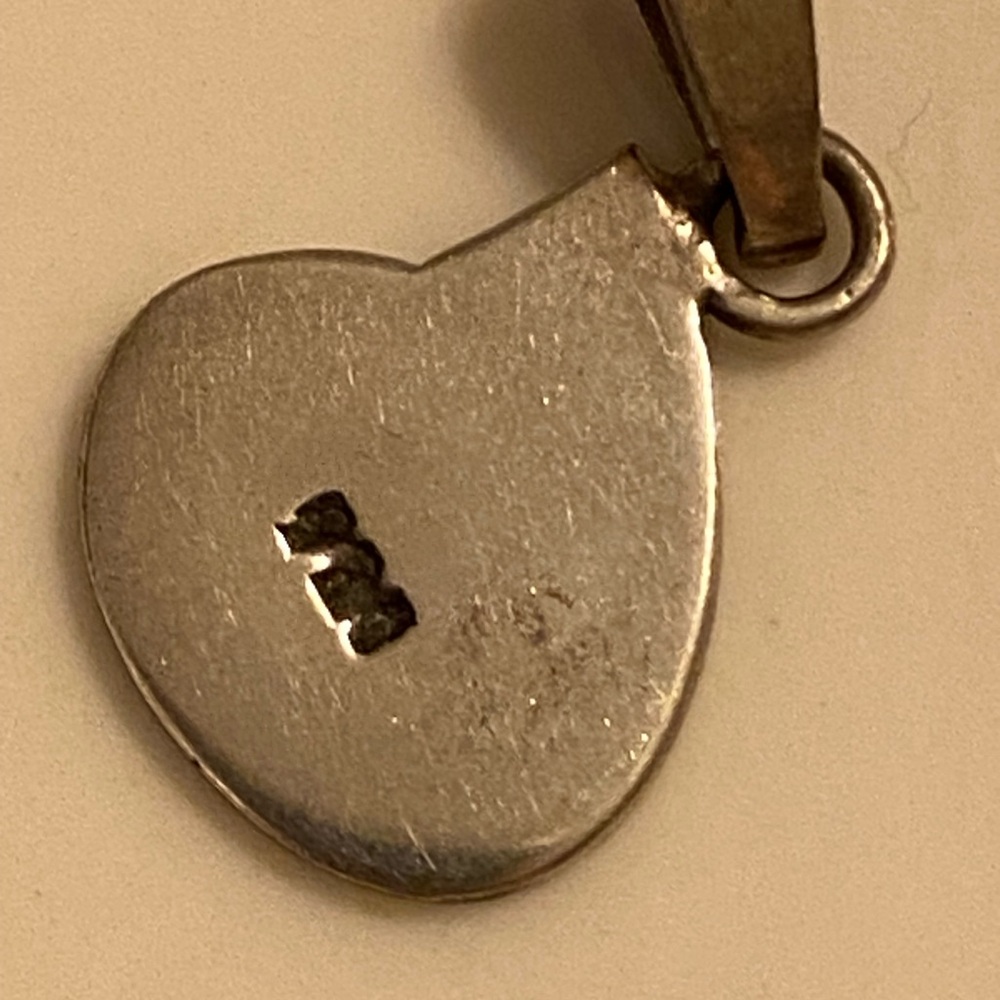 Vintage 925 stamped smiling boy and girl pendants - Picture 8 of 10